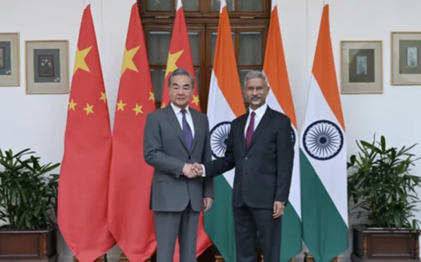 China defende parceria com a Índia em vez de rivalidade, diz ministro das Relações Exteriores