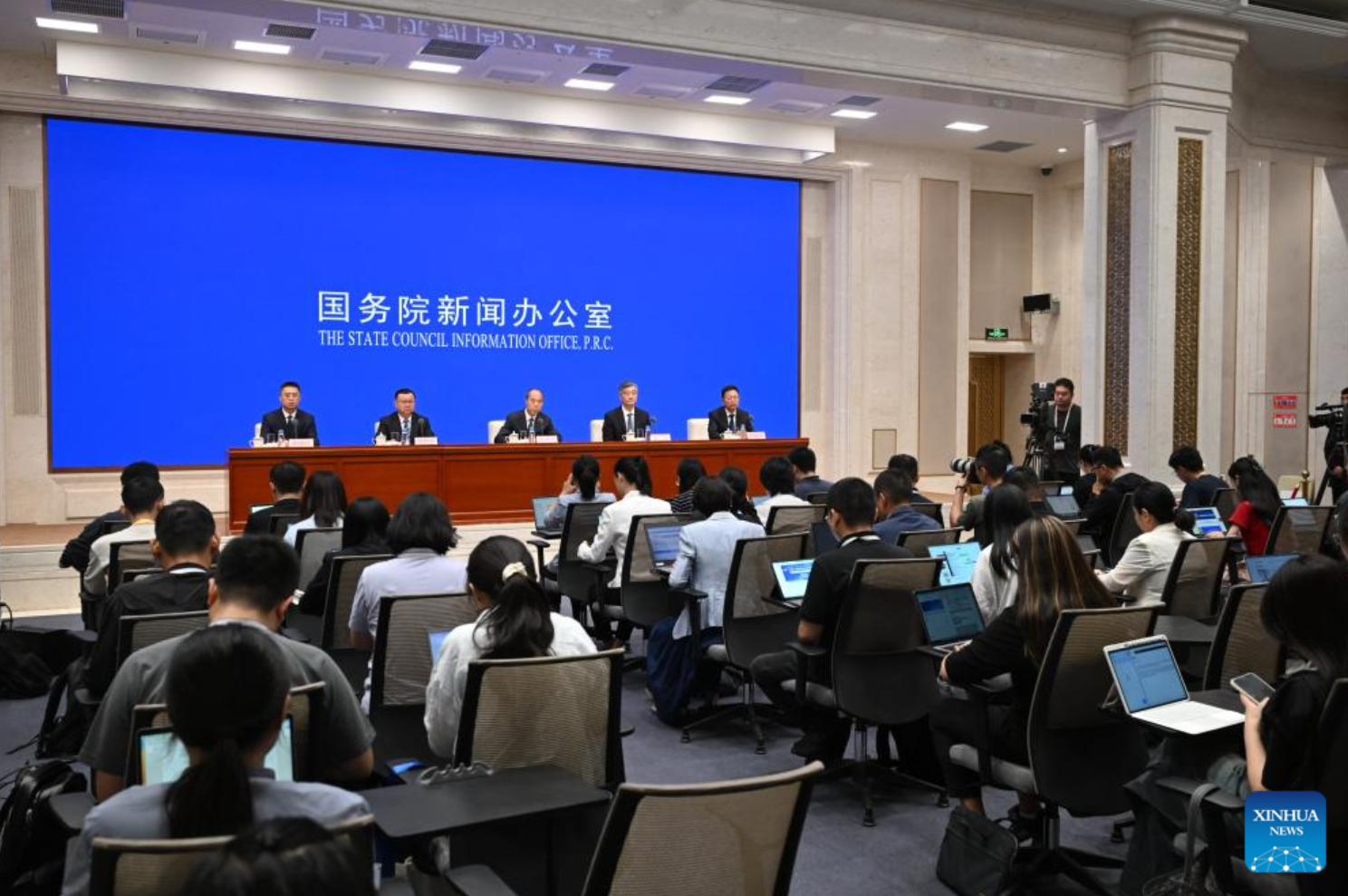 Esforços legislativos da China continuam promovendo democracia socialista