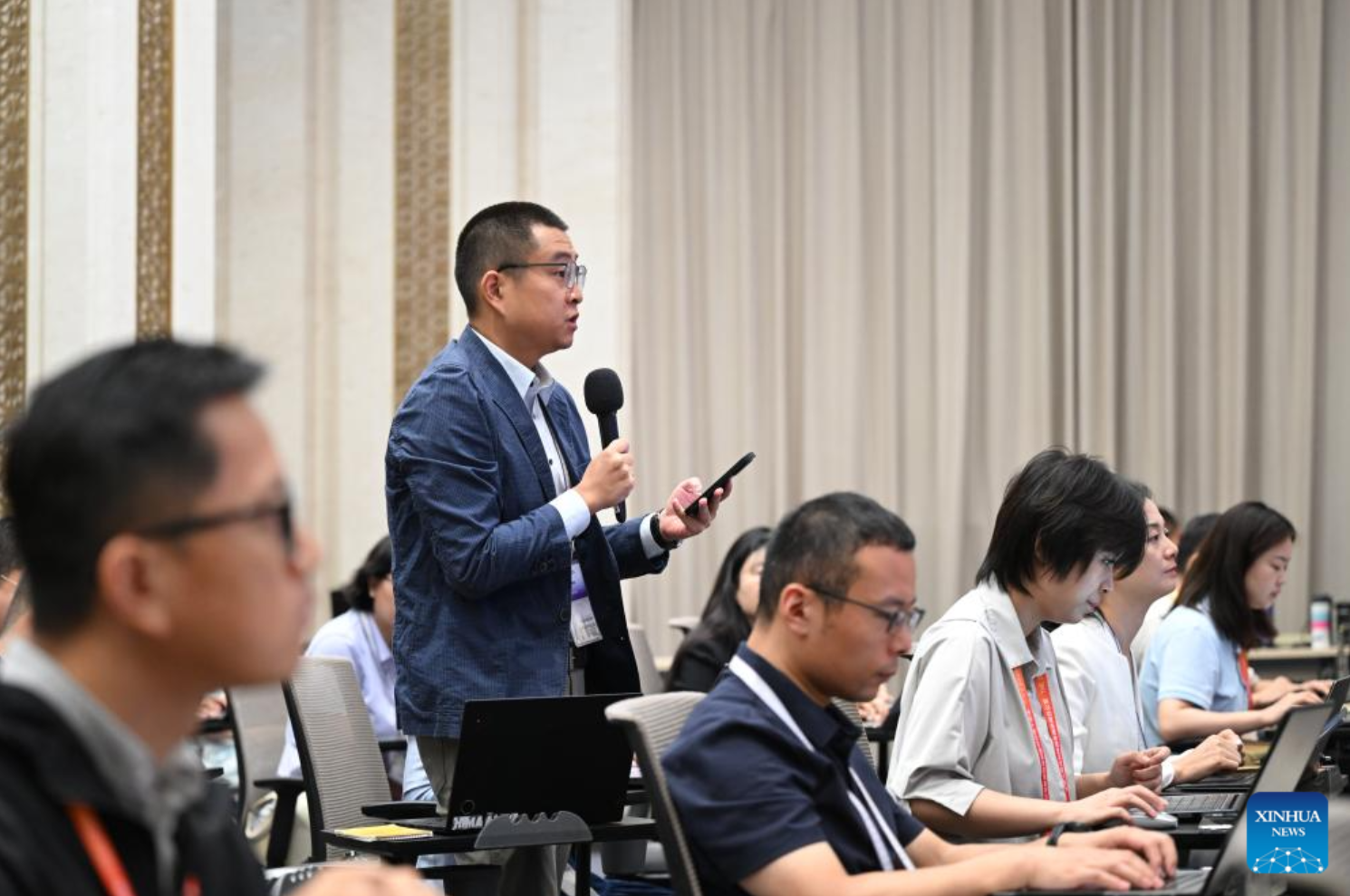 Esforços legislativos da China continuam promovendo democracia socialista