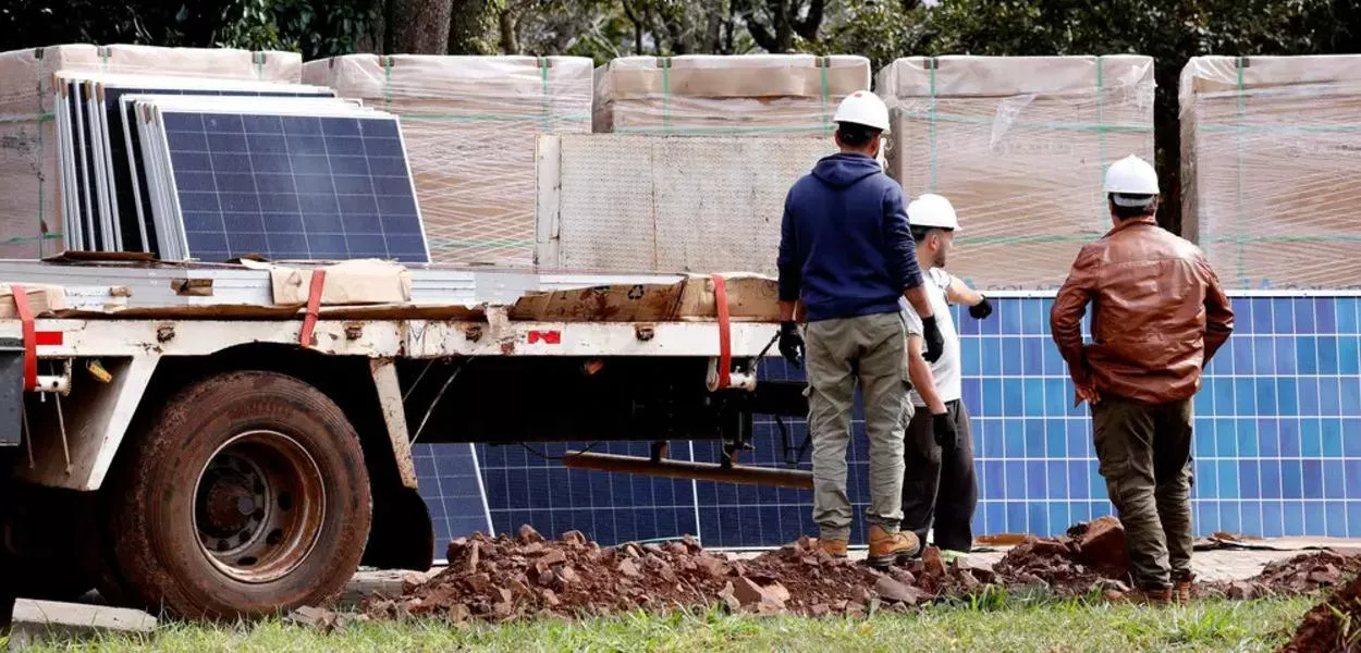 Canteiro de obras da Usina Fotovoltaica Flutuante da Itaipu Binacional