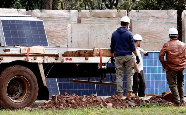 Canteiro de obras da Usina Fotovoltaica Flutuante da Itaipu Binacional