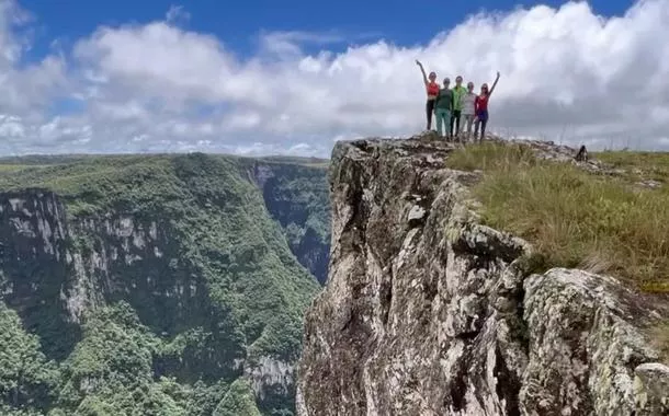 Artesãos e empreendedores sociais levam experiências autênticas ao Salão do Turismo em São Paulo