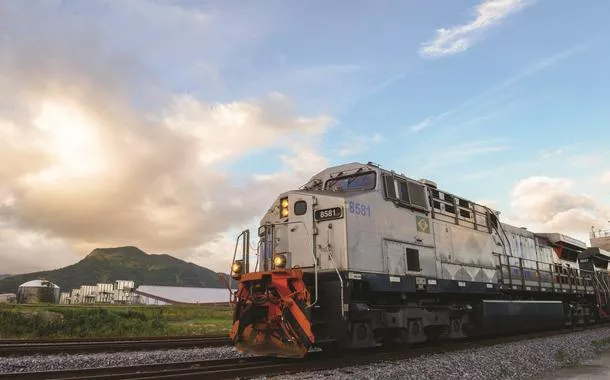 Trem na Ferrovia Centro Atlântica 