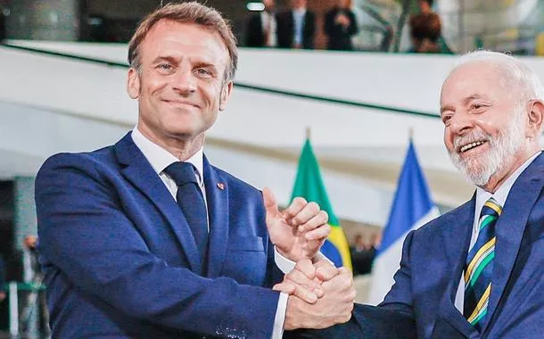 Presidente da República, Luiz Inácio Lula da Silva, ao lado do Presidente da República Francesa, Emmanuel Macron