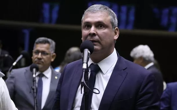 Lindbergh: ‘condenar Bolsonaro irá marcar a memória institucional do STF’
