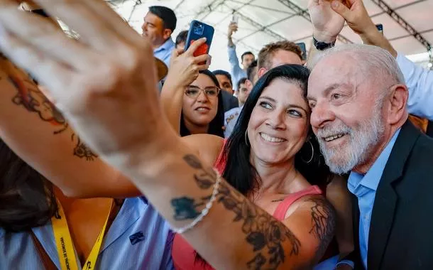 Lula e apoiadores - 21 de agosto de 2025