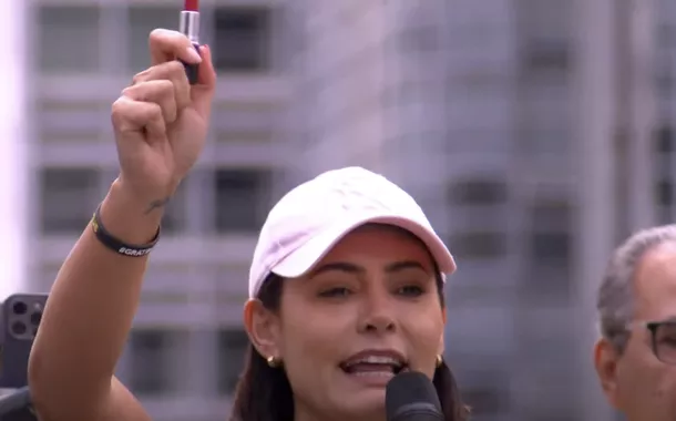 PF: Michelle resistiu à entrega do celular de Bolsonaro em operação