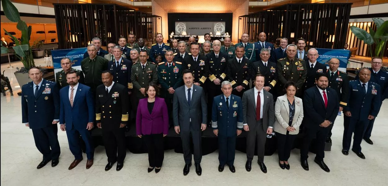 Conferência de defesa do Comando Sul dos EUA na Argentina