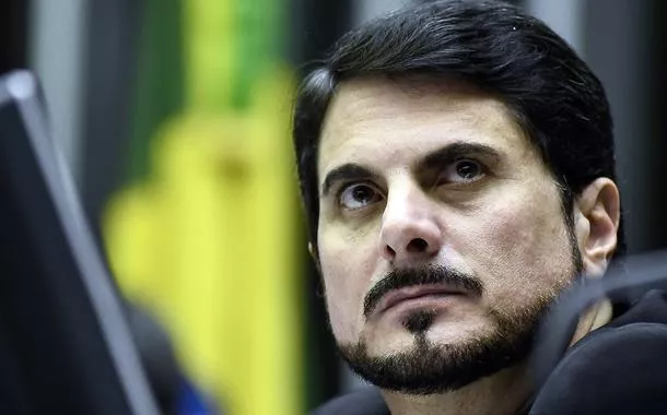 Marcos do Val desrespeita determinações do STF e usa redes sociais para atacar o ministro Alexandre de Moraes