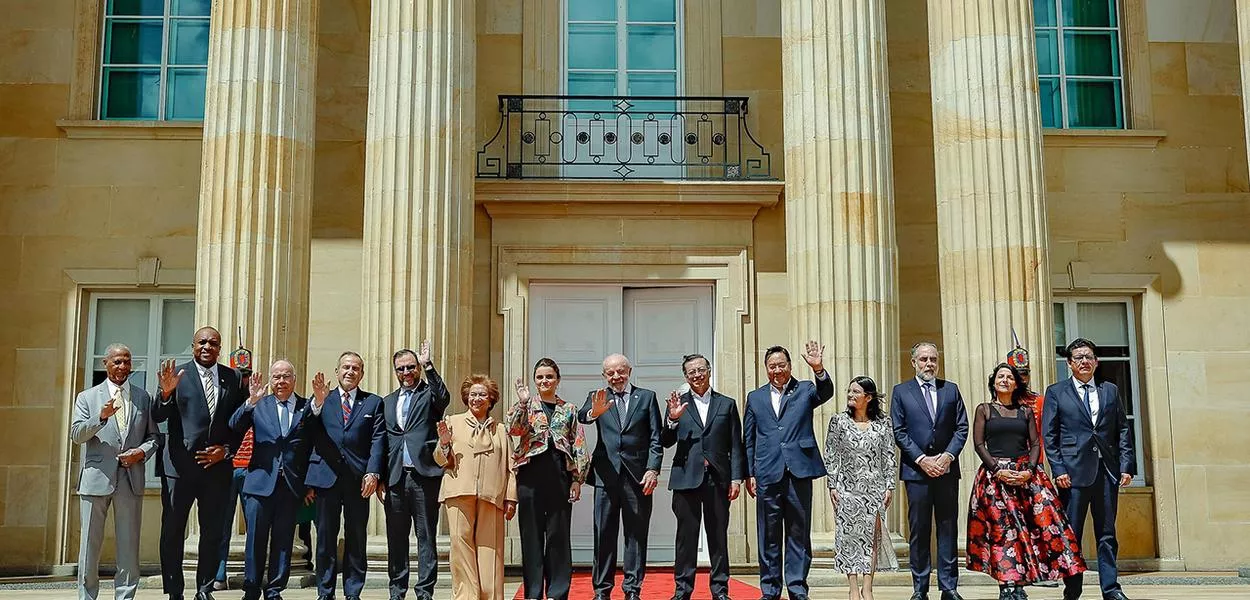 Presidente da República, Luiz Inácio Lula da Silva, durante encontro dos Presidentes dos Estados Partes do Tratado de Cooperação Amazônica com a Sociedade Civil e Comunidades Indígenas. Plaza de Armas – Bogotá (Colômbia)