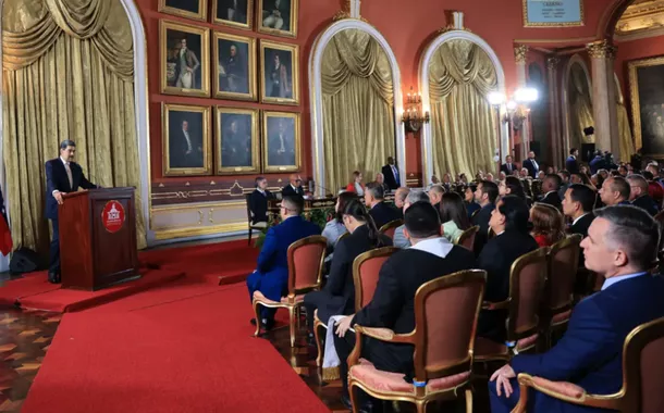 Nicolás Maduro condena ameaça militar dos EUA 