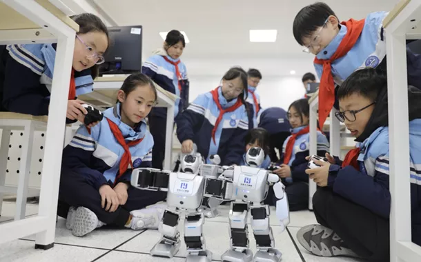 Cidade de Hangzhou, na China, aposta na educação em inteligência artificial