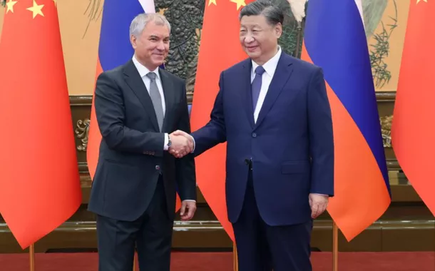 Xi Jinping reforça parceria estratégica ao se reunir com presidente da Câmara russa