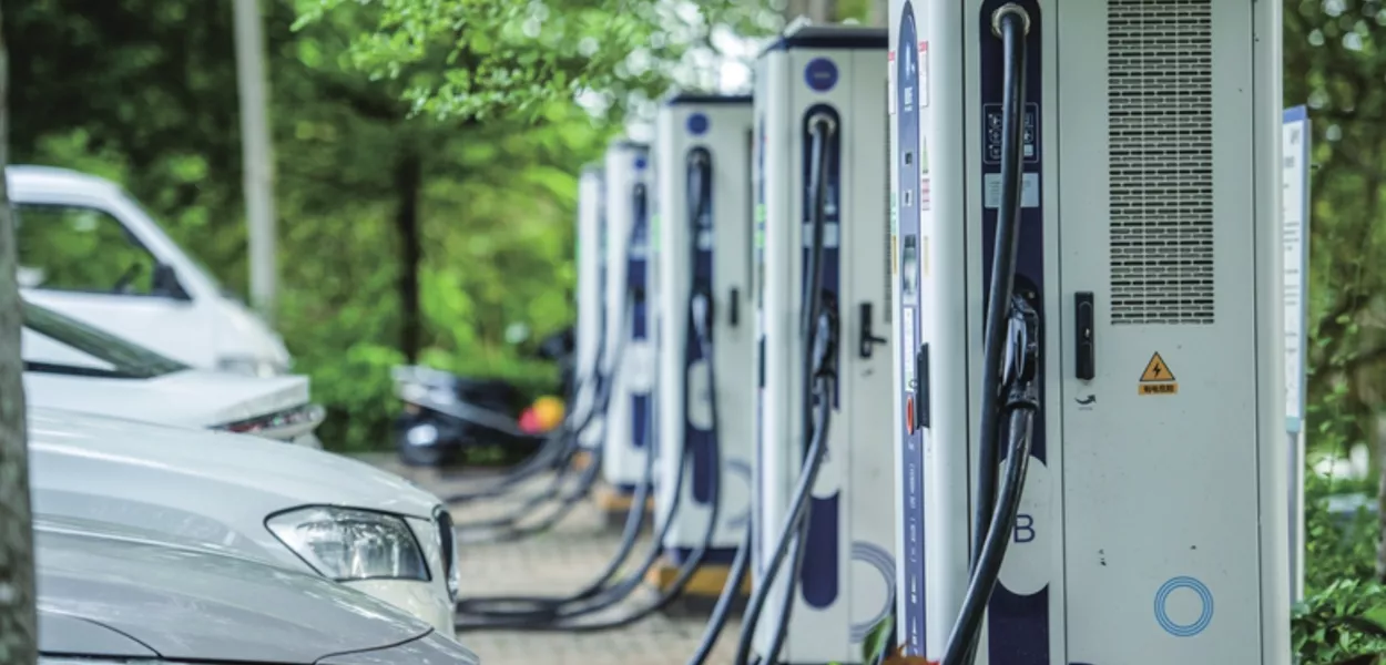 Sistema de recarga de veículos