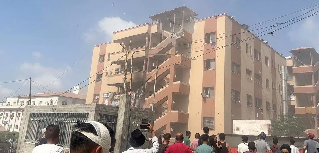Hospital Nasser, onde o cinegrafista palestino Hussam al-Masri, que era contratado da Reuters, foi morto junto com outros jornalistas e pessoas, em Khan Younis, no sul da Faixa de Gaza