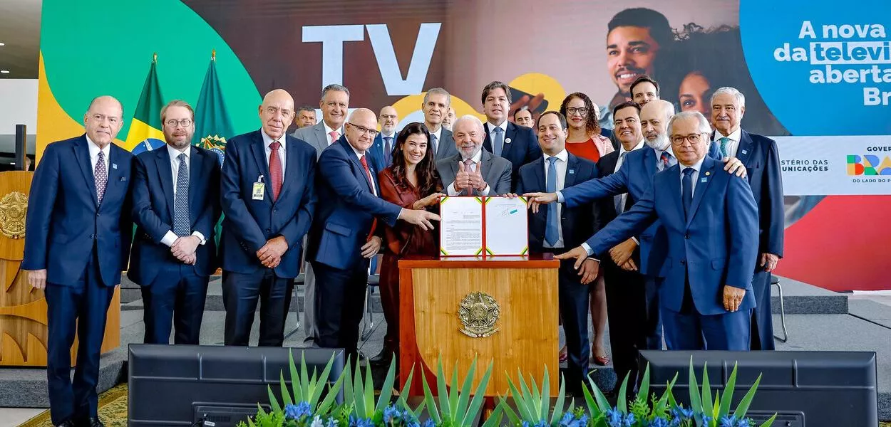 Lula durante cerimônia de assinatura do decreto de implantação da TV 3.0