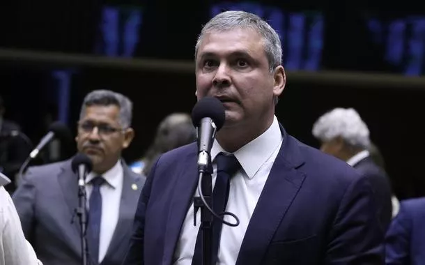 Lindbergh denuncia pacote da extrema direita na Câmara como tentativa de anistiar Bolsonaro