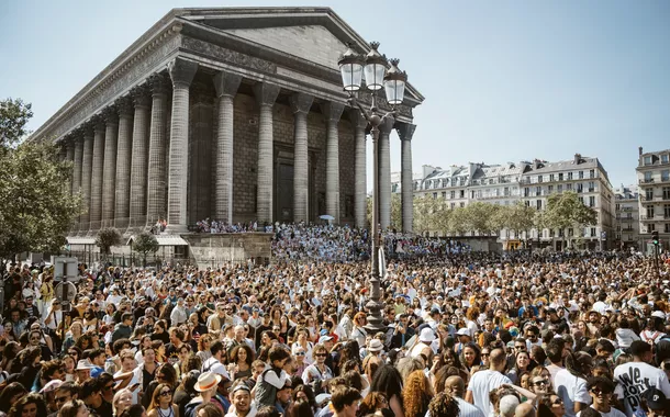Lavagem de Madeleine: mais de 700 artistas agitam Paris no maior evento da cultura afro-brasileira na Europa