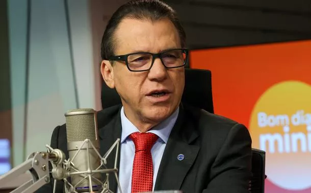 Mercado de trabalho brasileiro segue em expansão, mas juros elevados impedem crescimento mais rápido, afirma Luiz Marinho