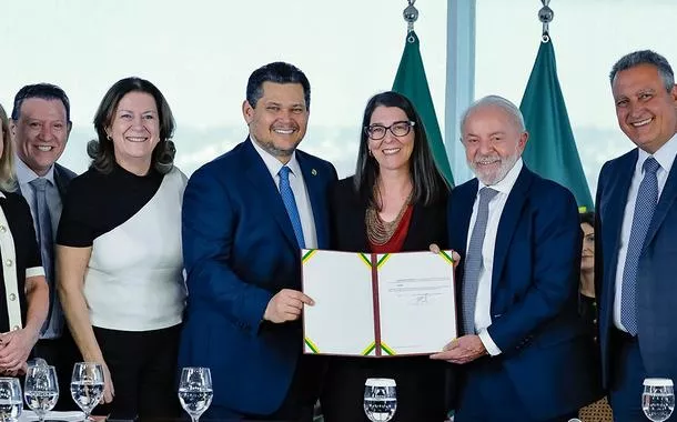 Lula dá posse a novos diretores de agências reguladoras