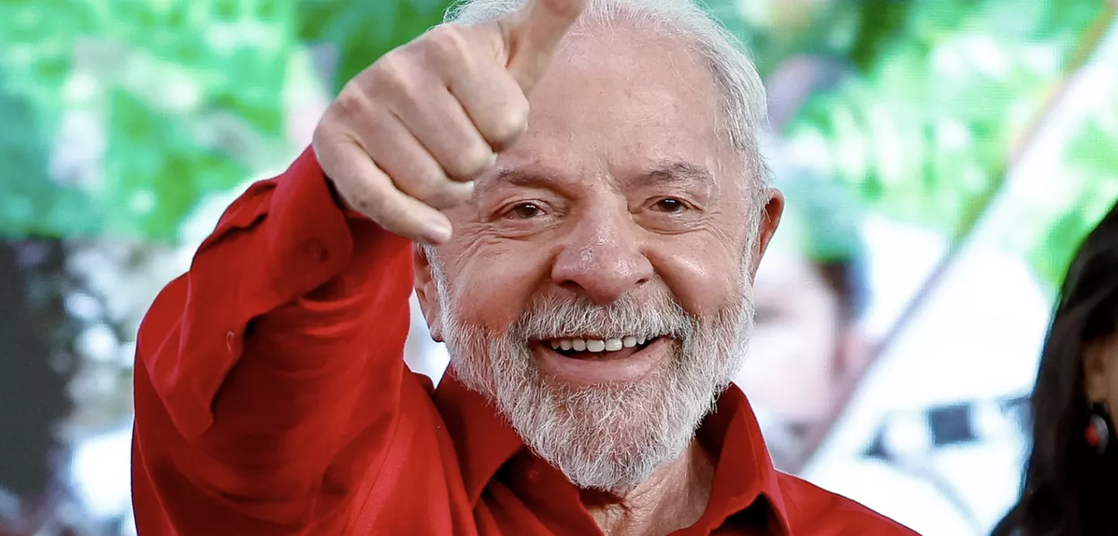 Lula afirma que tarifaço dos EUA não prejudicará pequenos produtores da Amazônia e anuncia fundo de apoio para açaí, mel e castanhas.
