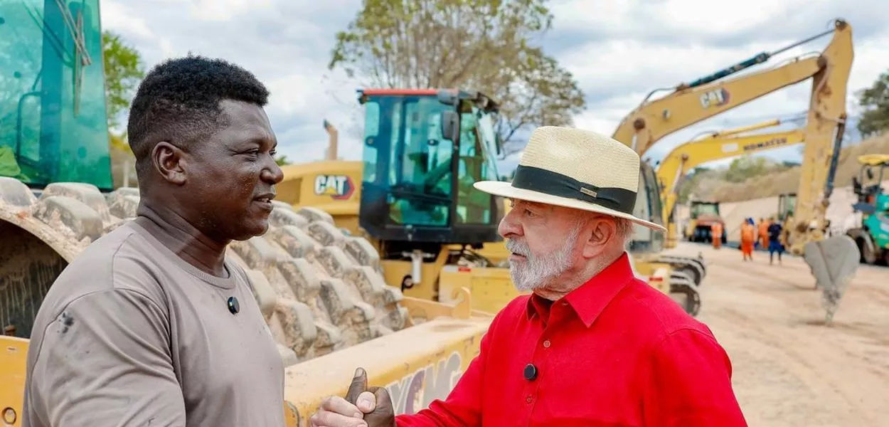 Presidente da República, Luiz Inácio Lula da Silva, durante visita às obras da Avenida Prefeito Newton Cardoso (antiga Avenida Maracanã). Contagem – MGFotos: Ricardo Stuckert / PR