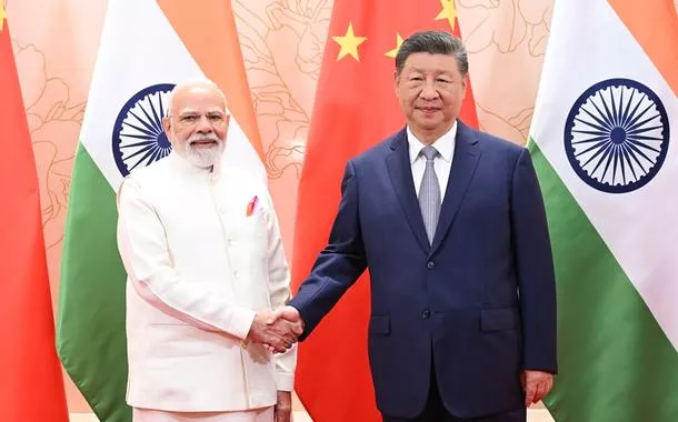 Xi Jinping se reúne com primeiro-ministro da Índia