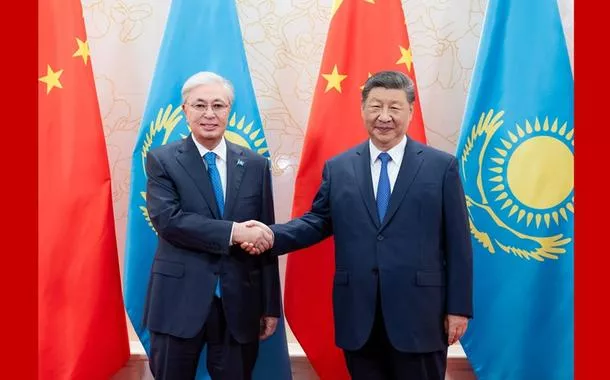 Xi Jinping recebe presidente do Cazaquistão em Tianjin