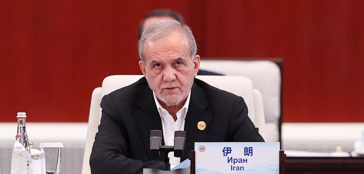 Presidente do Irã Masoud Pezeshkian em Tianjin, na China