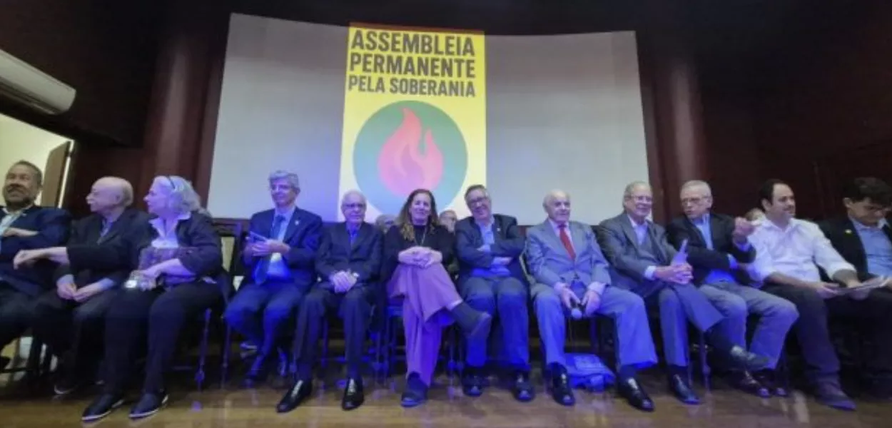 Ato no Clube de Engenharia institui Assembleia Permanente pela Soberania