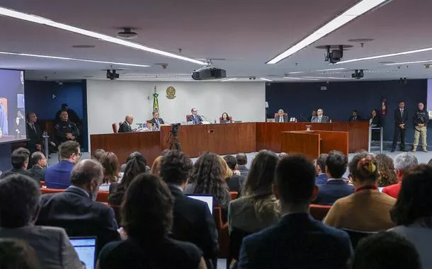 Ao vivo: STF retoma julgamento histórico de Bolsonaro