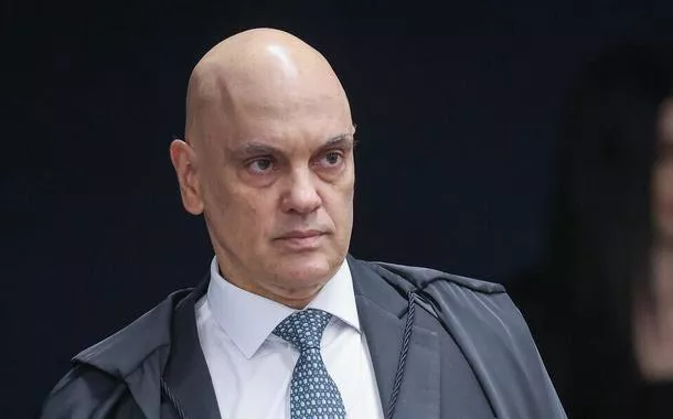 Moraes vê encenação de Bolsonaro em saída de hospital