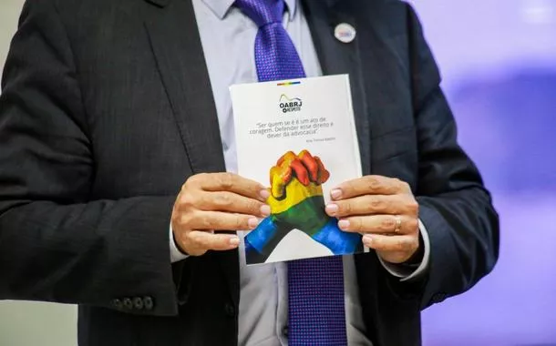 OAB-RJ lança cartilha para garantir prerrogativas da advocacia LGBTQIAPN+