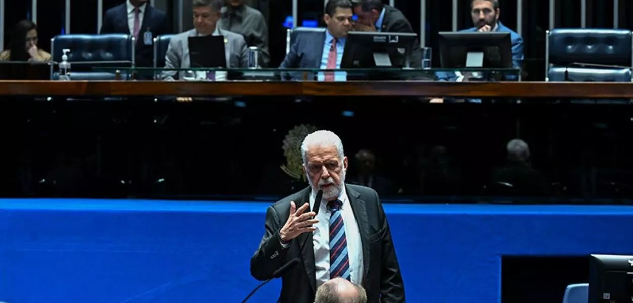Jaques Wagner, que é o líder do governo no Senado, foi o relator da matéria