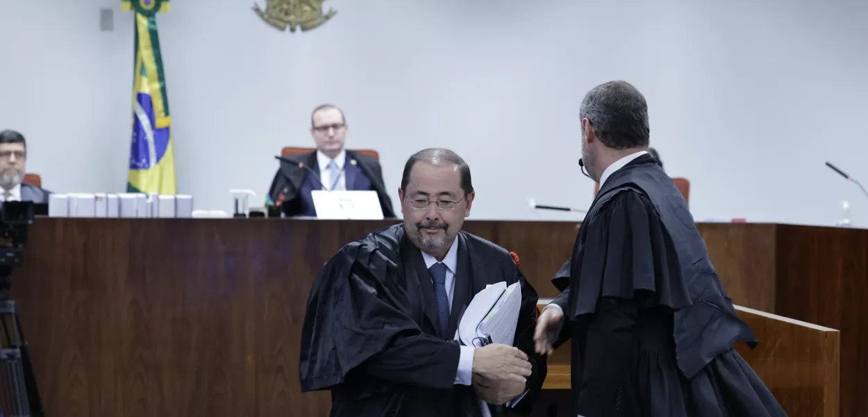 Defesa de Bolsonaro nega envolvimento em plano de assassinato e ataques golpistas do 8/1