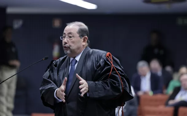 Bolsonaro se faz de vítima e sua defesa diz que ele foi "dragado" para atos golpistas