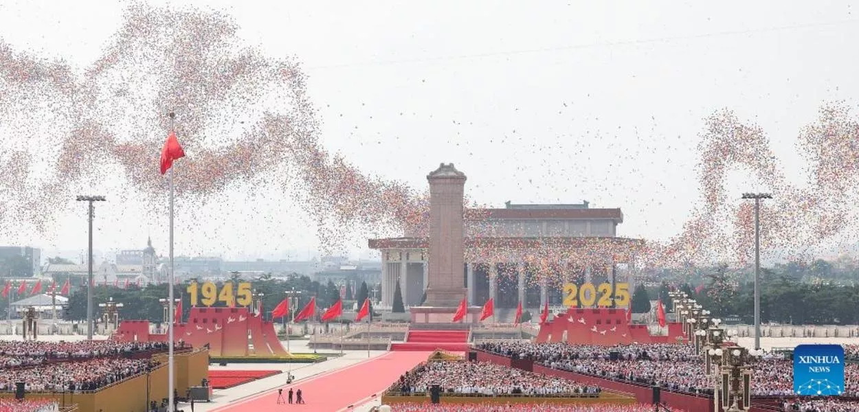 Desfile militar na praça de Tian'anmen, em Beijing, para celebrar os 80 anos da vitória chinesa contra a agressão japonesa no âmbito da Grande Guerra Antifascista - a Segunda Guerra Mundial