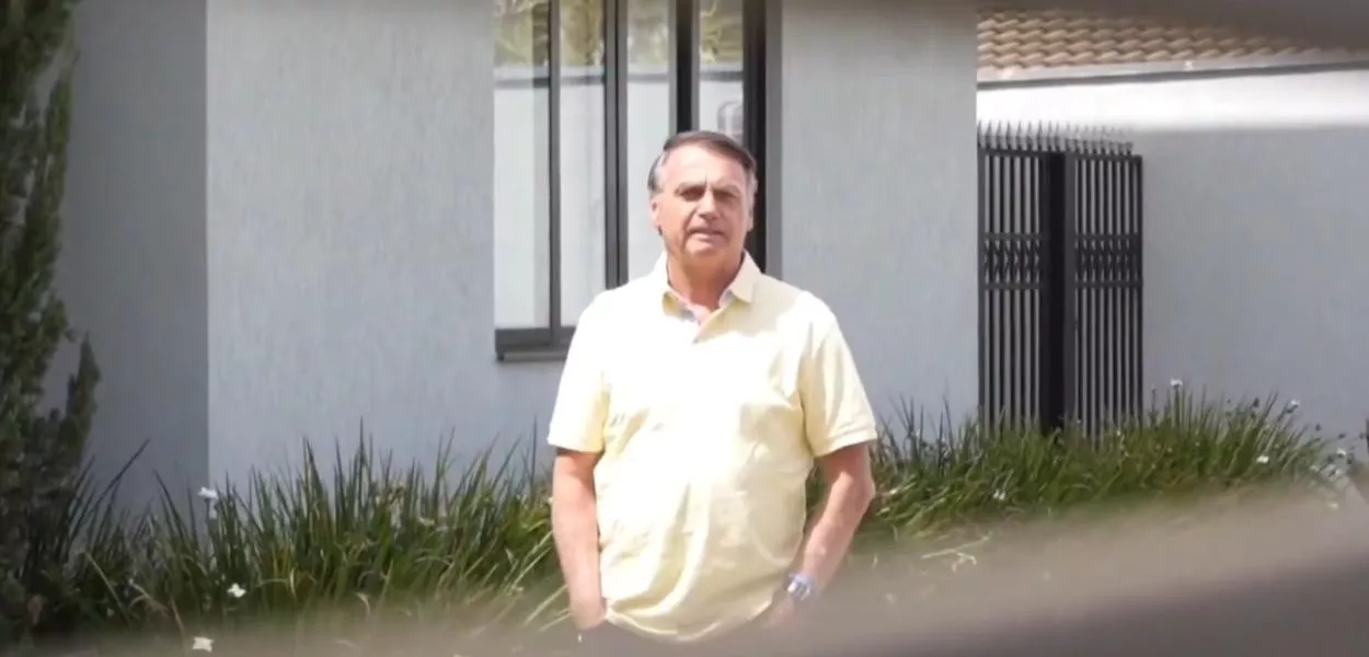 Jair Bolsonaro foi visto em sua casa durante julgamento da tentativa golpe, no Supremo Tribunal Federal