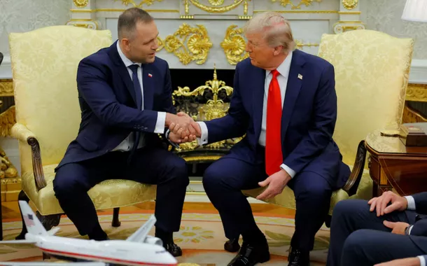 Trump garante ao presidente polonês presença militar dos EUA no país: "estamos muito alinhados com a Polônia"