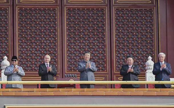 China realiza massivo desfile do Dia da Vitória e promete desenvolvimento pacífico