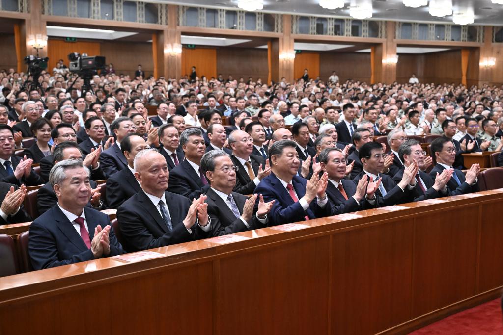 China realiza gala cultural para comemorações do Dia da Vitória