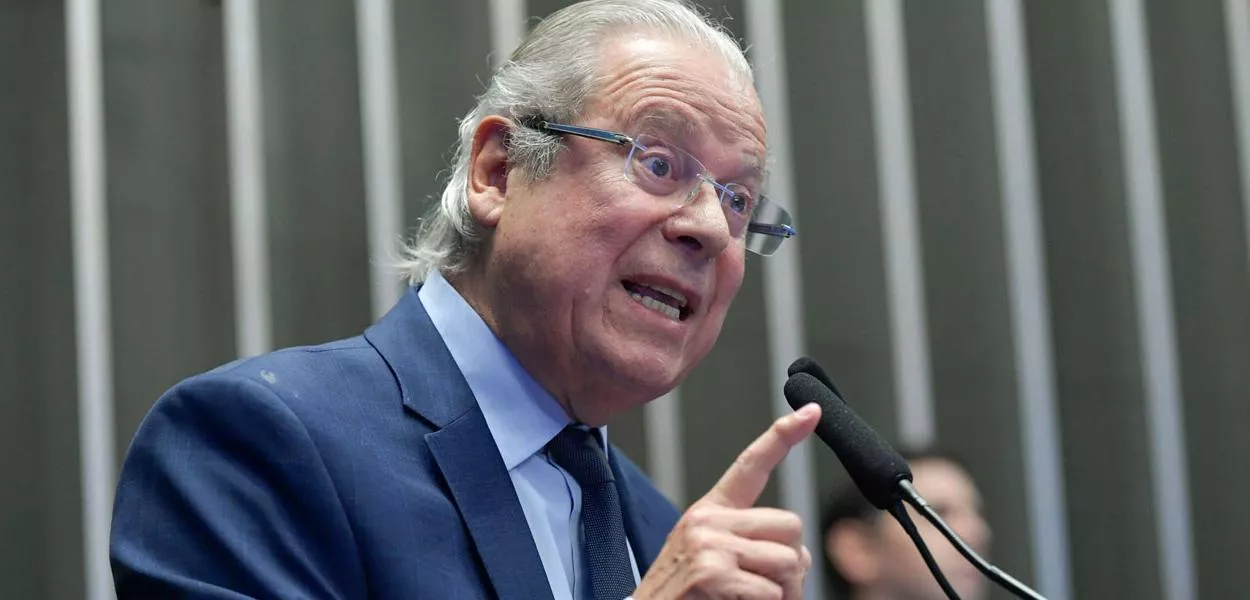 José Dirceu defende prisão domiciliar para Bolsonaro