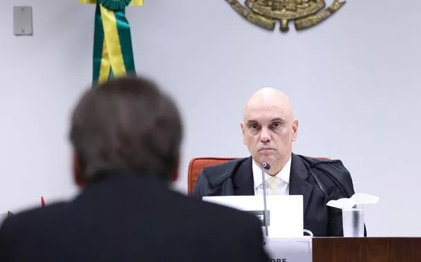 Moraes pede sessão extra para julgamento de Bolsonaro no STF