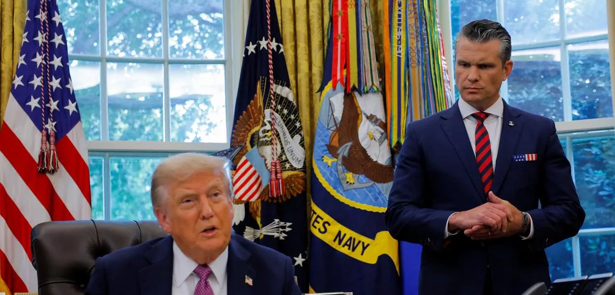 O presidente dos EUA, Donald Trump, e seu secretário de Defesa, Pete Hegseth, na Casa Branca - 05/09/2025