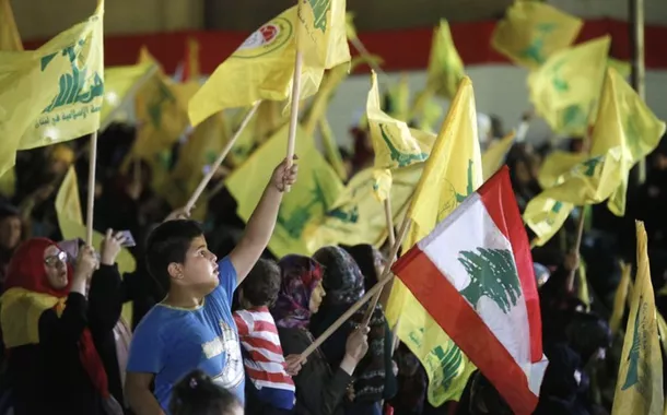 Líbano aprova estratégia para desarmar Hezbollah