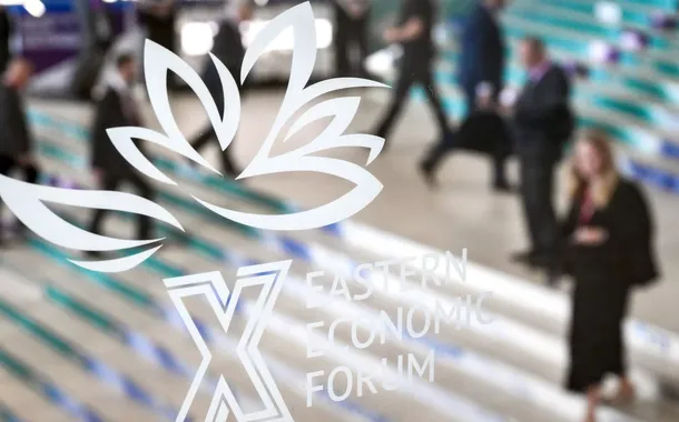 Discussões no Fórum Econômico Oriental, em Vladivostok, destacaram fim da hegemonia do dólar e ampliação do BRICS