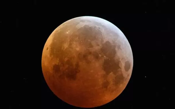 Lua de sangue: eclipse lunar total ocorre neste domingo