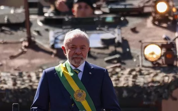 Lula percorre Esplanada dos Ministérios em desfile grandioso do 7 de Setembro: "Brasil soberano e sem anistia"