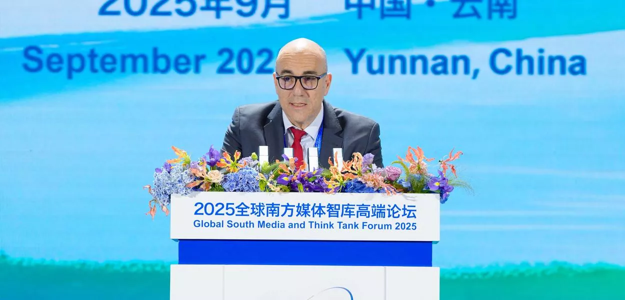 Leonardo Attuch discursa no Fórum de Mídia e Think Tanks do Sul Global
