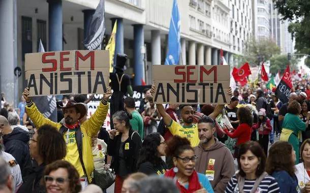 Manifestantes realizam 31º Grito dos Excluídos no Rio com defesa da democracia e da soberania